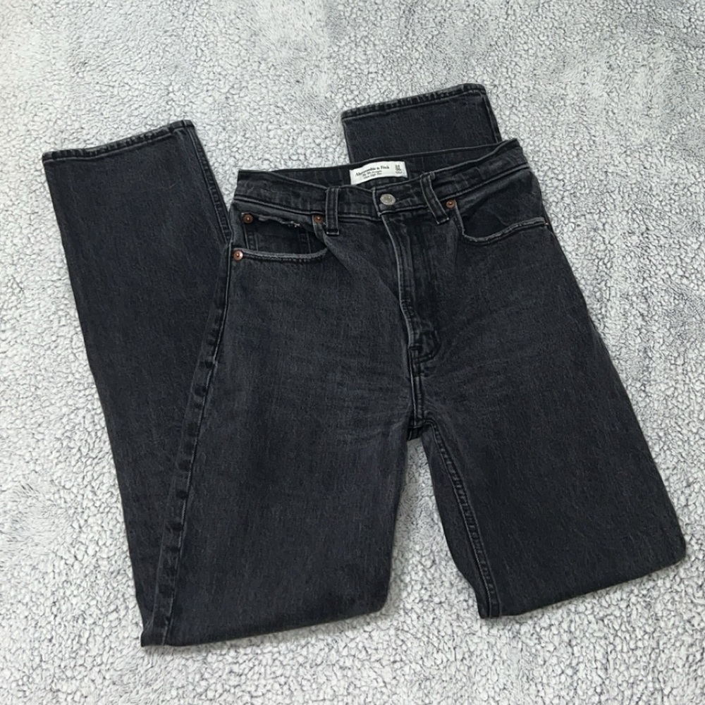 Abercrombie 90s Ultra High Rise Straight